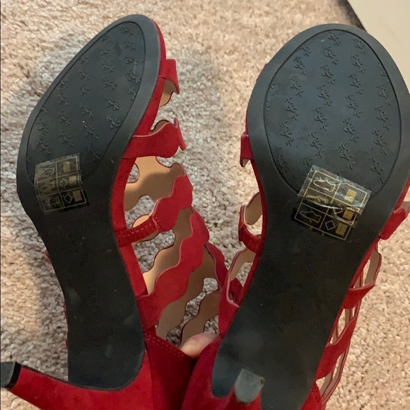 Kelly & Katie Burgundy Heels - Picture 3 of 4